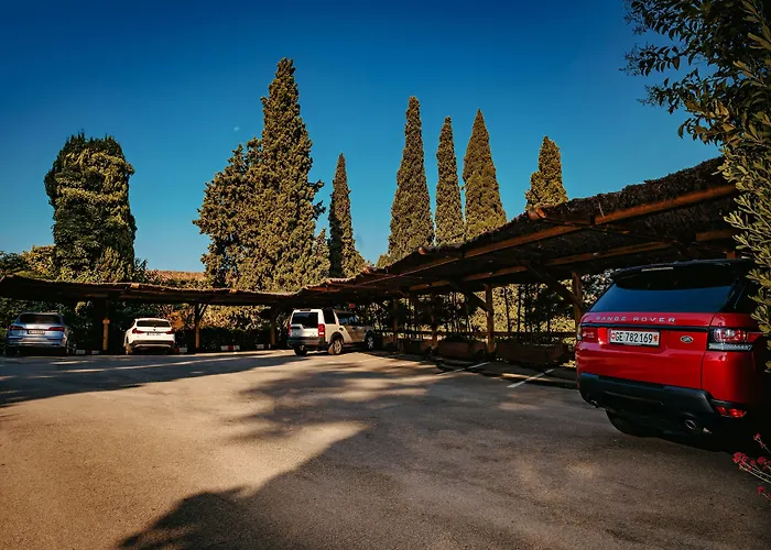 Rigat Park & מלון