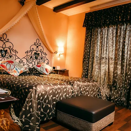 Hotell Rigat Park & 5*